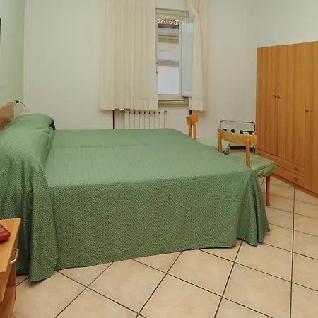 Marina Hotel 3*